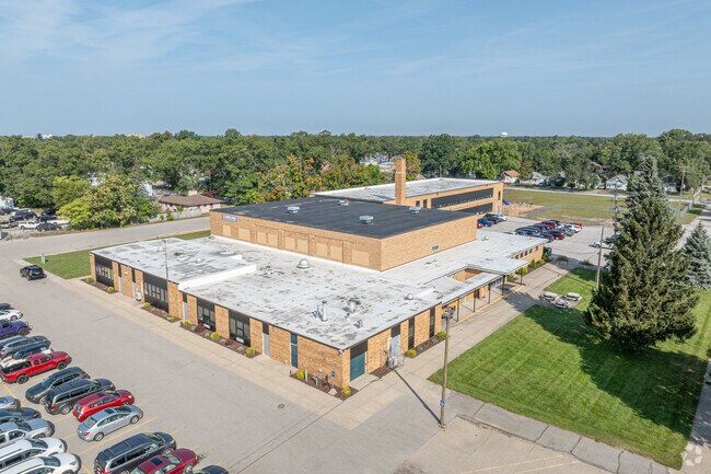 Three Oaks Public School Academy is located in Muskegon, Michigan.