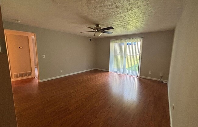 525 Lowell Ave unit 525-08, Cincinnati, OH 45220 - photo 7