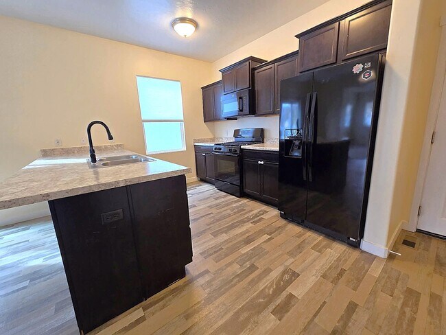 34 E Legacy Pkwy, Saratoga Springs, UT 84045 - photo 6