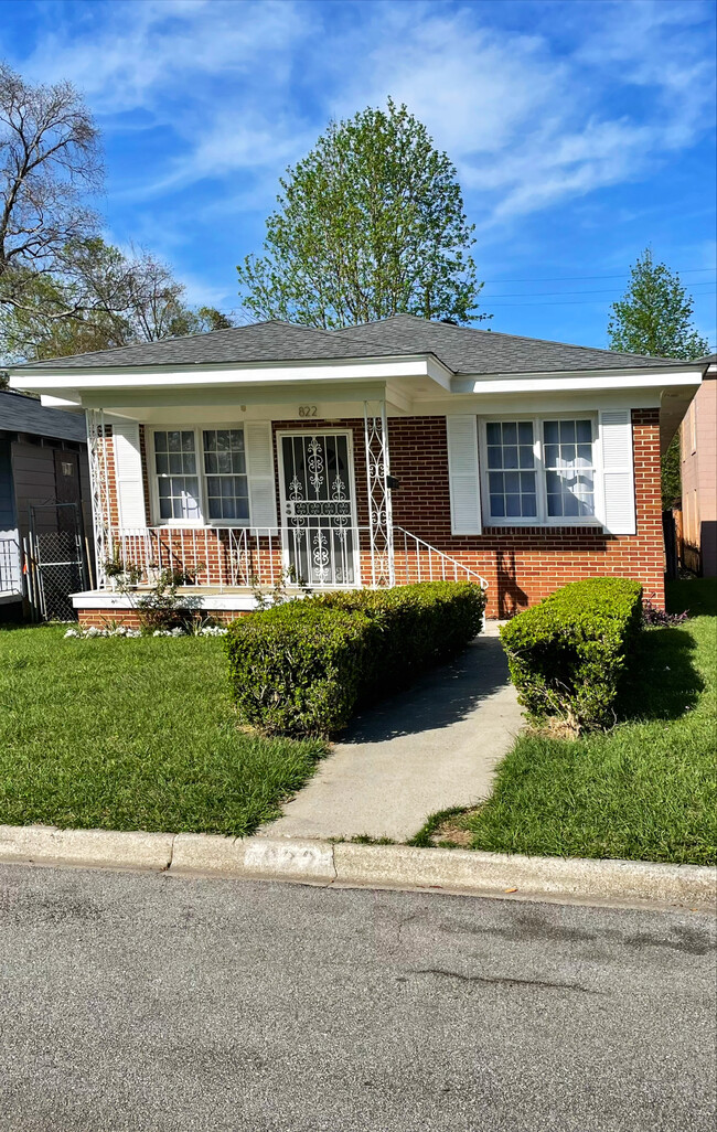 822 W 47th St, Savannah, GA 31405