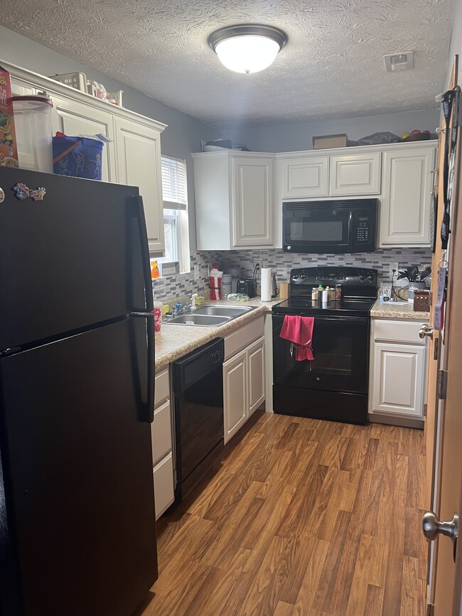 73 Bb Way, Hurricane, WV 25526 - photo 2