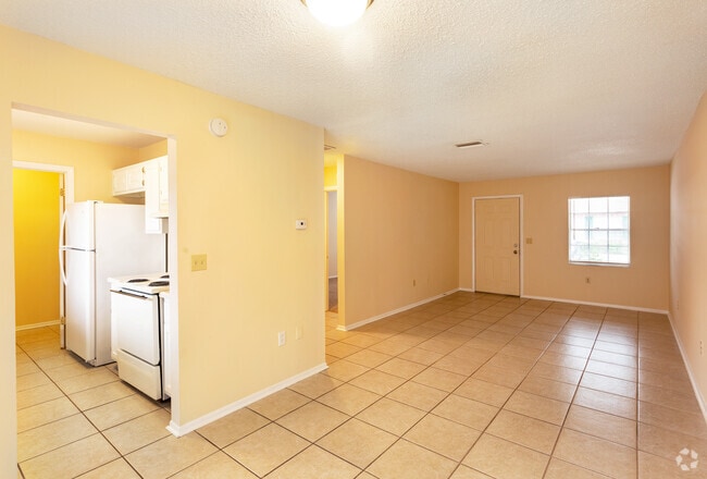 1BD/1BA - 722 SqFt - Living Space