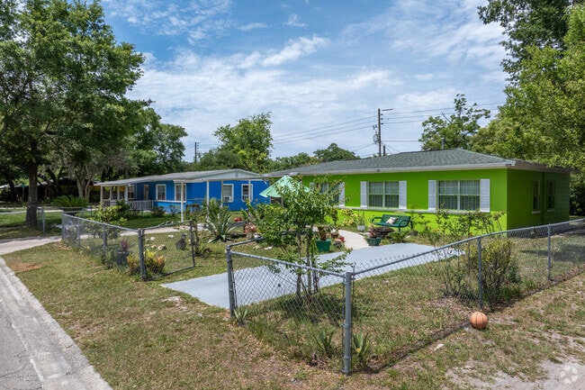 Mid-century homes hold true through the decades in Duval and Eagle Eyes.