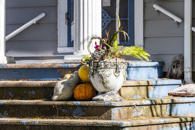 Southport homes are decorated with festive items that give it a wonderful seasonal charm.