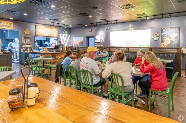 Gather the family for an Italian dinner at Wildwood Pizza in Wilshire Park.