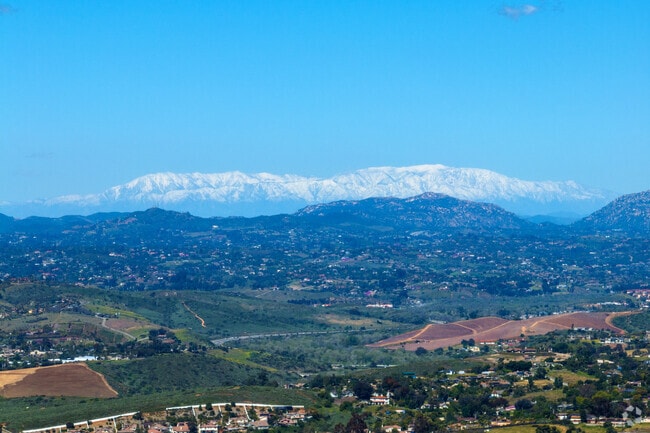 Enjoy from East Grove the beauty of San Diego County.