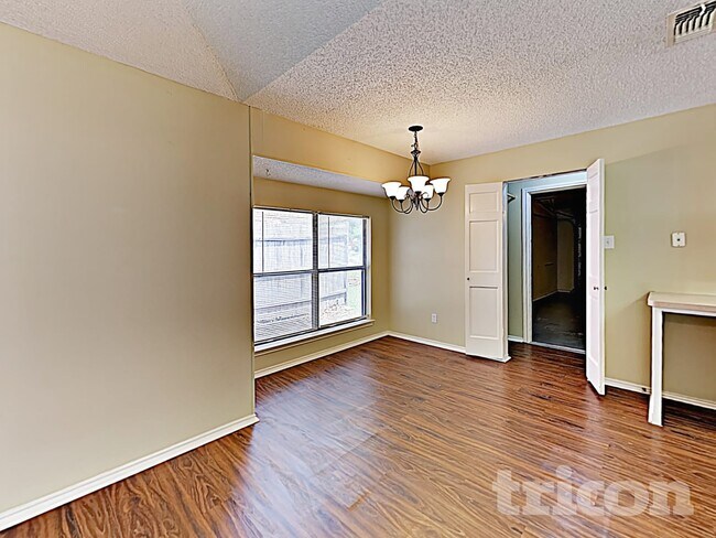 773 Parkview Dr, Burleson, TX 76028 - photo 5