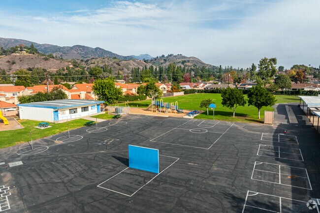 Sutherland Elementary School offers many outdoor activities for students to enjoy.
