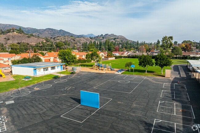 Sutherland Elementary School offers many outdoor activities for students to enjoy.