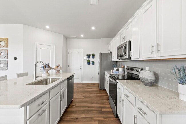 235 Bezelle Ave, York, SC 29745 - photo 7