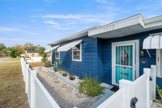 5555 13th St N, Saint Petersburg, FL 33703 - photo 6