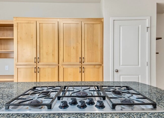 4132 S Corbett Ave, Portland, OR 97239 - photo 7