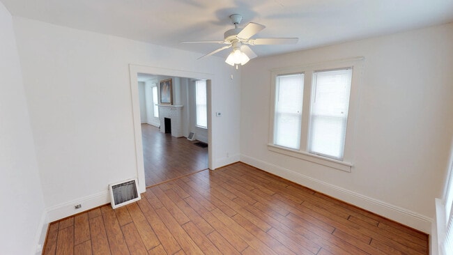 FAMILY ROOM/ DINING ROOM