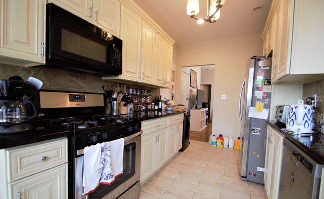 11 Babcock St unit 2, Brookline, MA 02446 - photo 3