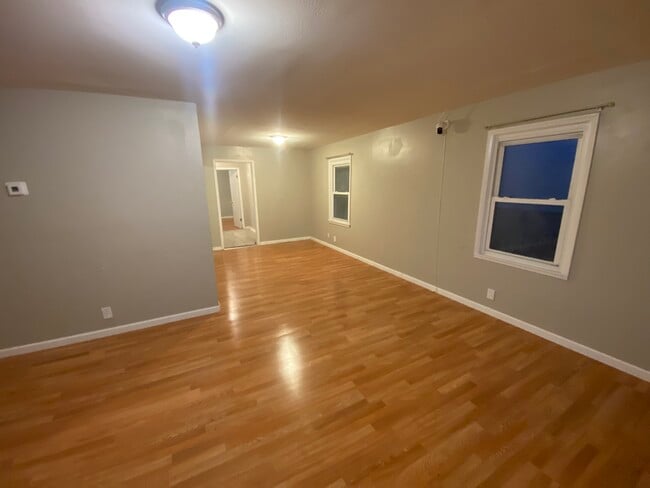 1090 Elda Ln, Cincinnati, OH 45224 - photo 2