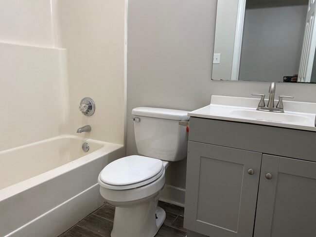 632 Old Humboldt Rd unit A, Jackson, TN 38305 - photo 7