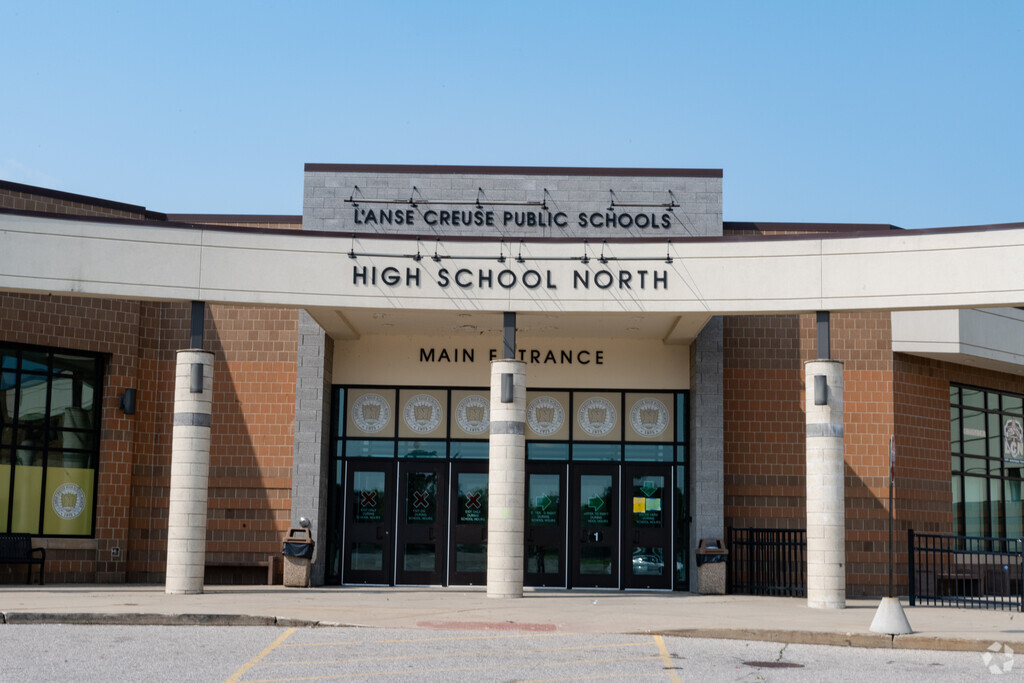 L'Anse Creuse High School - North, Macomb MI Rankings & Reviews - Homes.com