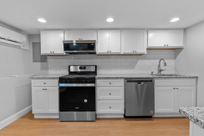 376 Arnolds Neck Dr unit 2l, Warwick, RI 02886 - photo 7