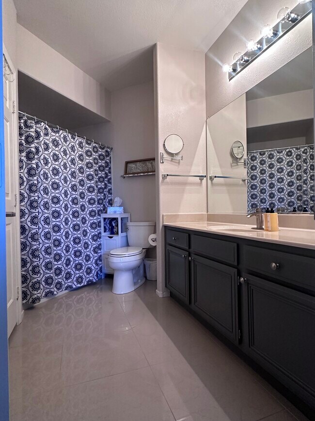 7123 S Durango Dr unit Living room, Las Vegas, NV 89113 - photo 4