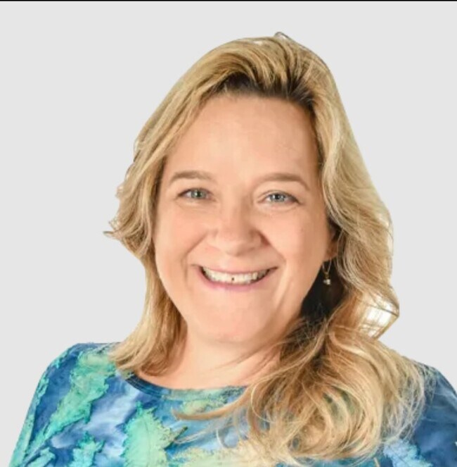 Elaine Register