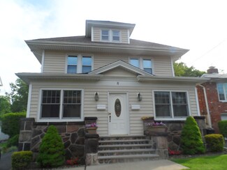 8 E Bayview Ave, Englewood Cliffs, NJ 07632