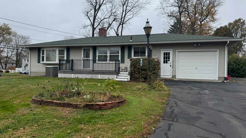 2 Lawndale St, Easthampton, MA 01027 - photo 1