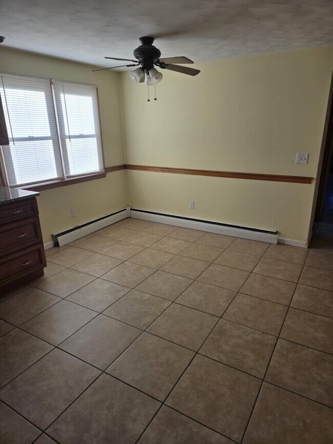 144 Osgood Ave unit 1st floor, New Britain, CT 06053 - photo 4