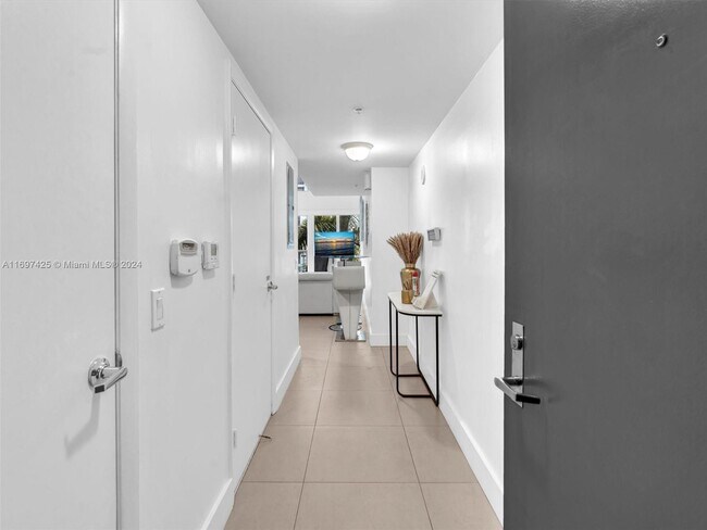 Brickell On The River unit 312, Miami, FL 33131 - photo 5