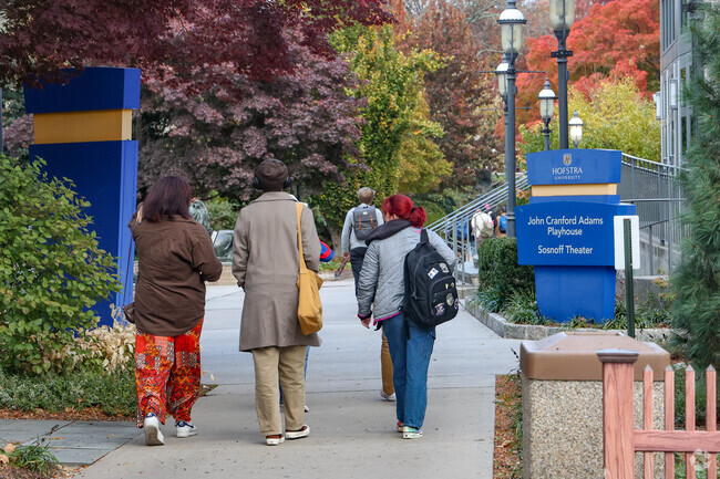 Hofstra University in Uniondale is a very walkable campus.