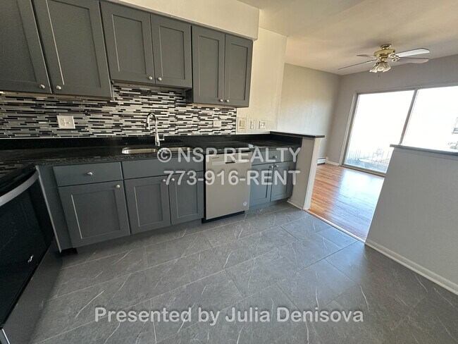 1653 Oakwood Ave unit 2B, Des Plaines, IL 60016 - photo 2