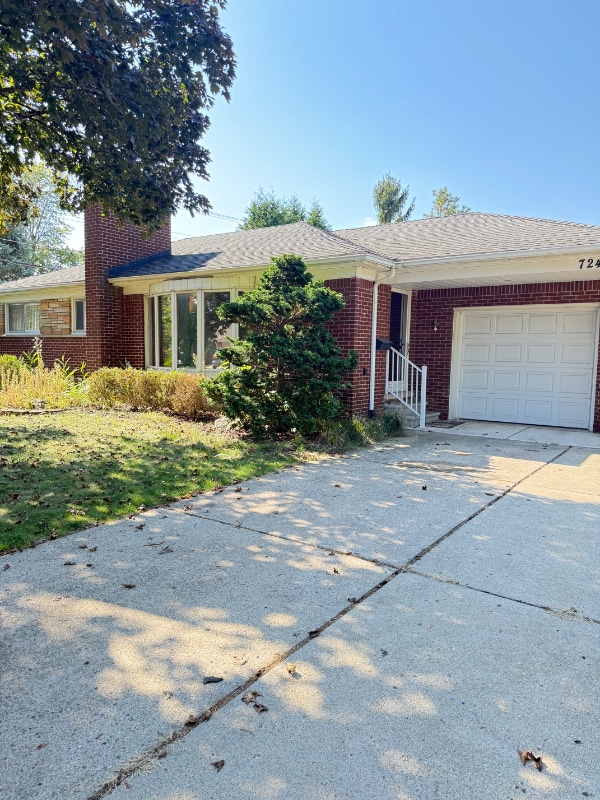 7241 Lucerne St, Dearborn Heights, MI 48127