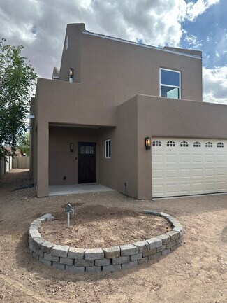 1423 6th St NW, Albuquerque, NM 87102