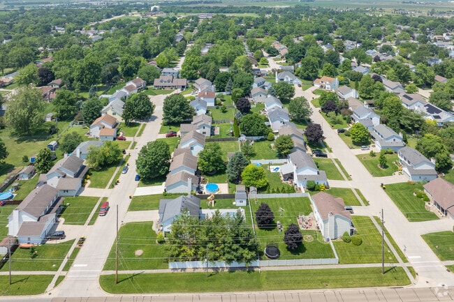 Parkside has many cul-de-sacs and large round bends in the neighborhood.