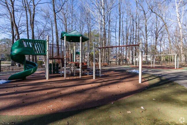 Holmes Park is a small neighborhood park in Greentrees.
