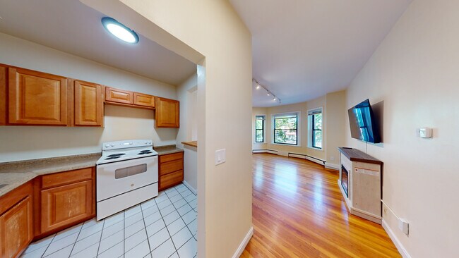 Flats on Comm, Allston, MA 02134 - photo 5