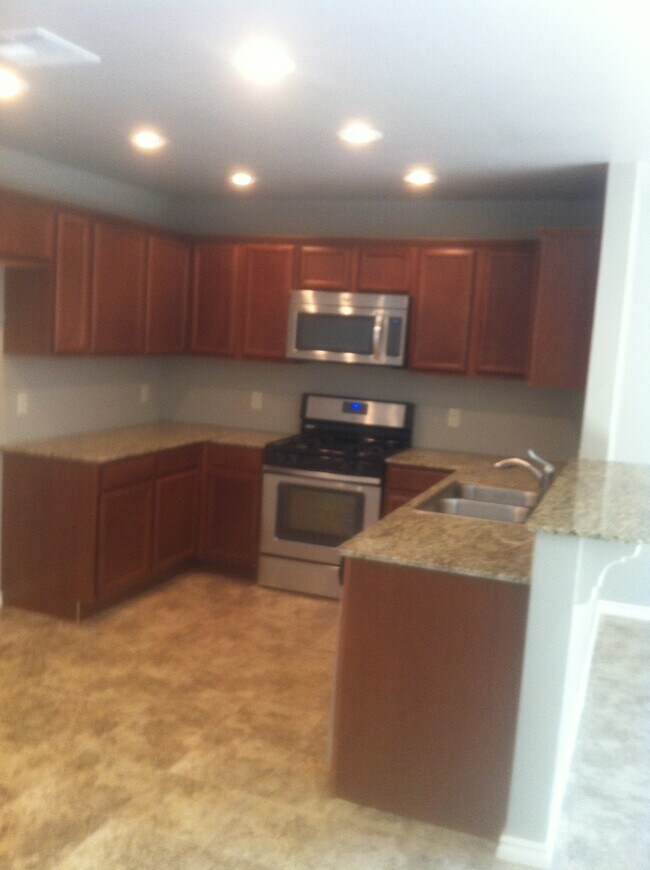 205 Ashley Dr, Edmond, OK 73003 - photo 7