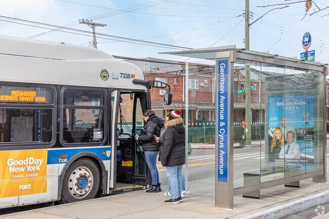 Gerritsen Beach counts with the BM4, and B31 Buses to connect with Brooklyn and Manhattan.