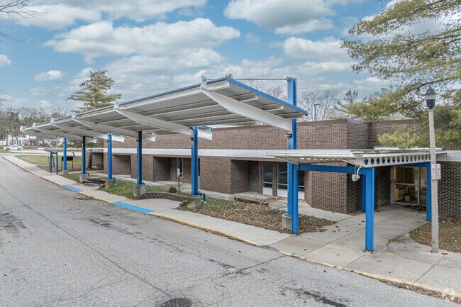 Ken-O-Sha Park Elementary School in Grand Rapids receives a C-minus rating from Niche.