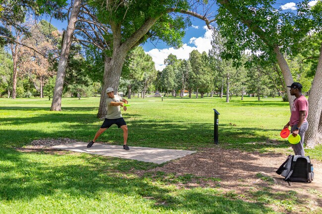 Hyde Park residents love the athletic activities at nearby City Park, including frisbee golf.