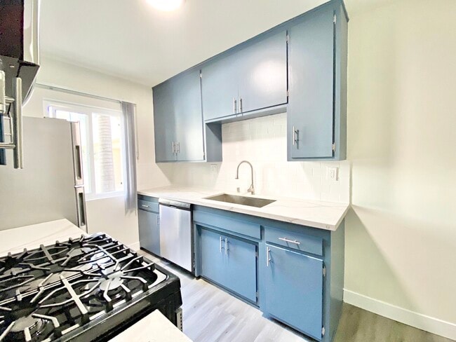 13205 Barbara Ann St unit 15, Los Angeles, CA 91605 - photo 2