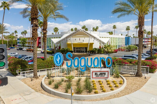 El Jefe Desert Cantina offers delicious tacos and handcrafted cocktails in Sonora Sunrise, Palm Springs.