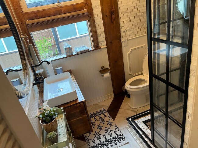 6920 NE 27th Ave unit Entire unit B, Portland, OR 97211 - photo 5