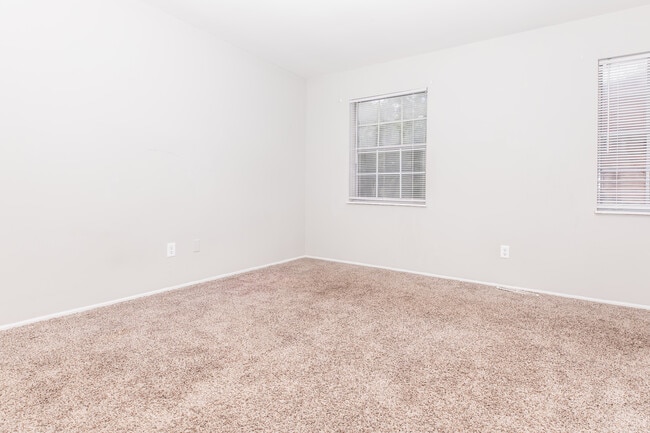 Woodhaven Oaks, Fort Wayne, IN 46819 - photo 6