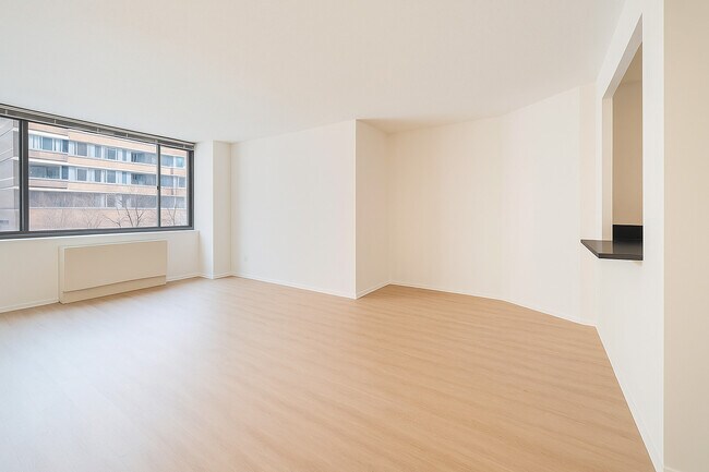 504 W 55th St, New York, NY 10019 - photo 6