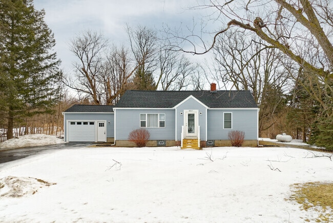 The median listing price of Cape Cod homes in Batavia is $155K,000.