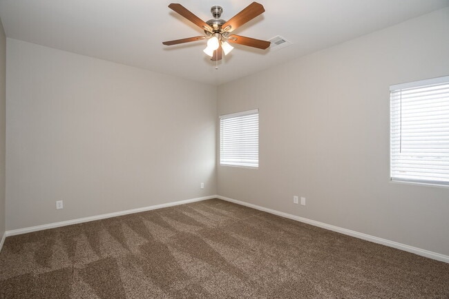 6226 Port Astoria Ct, Las Vegas, NV 89122 - photo 7