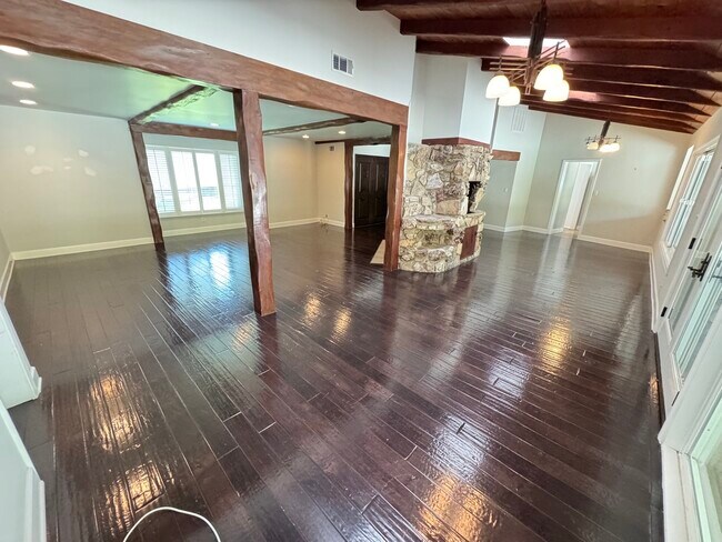 3957 Woodfield Dr, Sherman Oaks, CA 91403 - photo 6