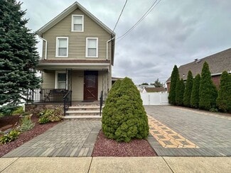 13 Idlewild Ave, Sayreville, NJ 08872