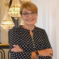 Deborah Schmitz