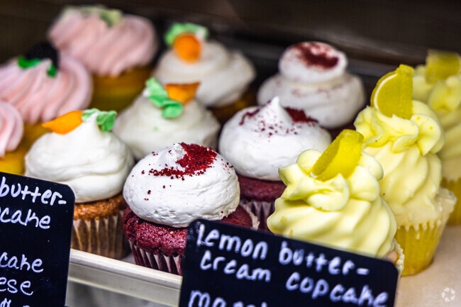 Gerardo's Italian Bakery is located a few miles from Indian Hill neighborhood.